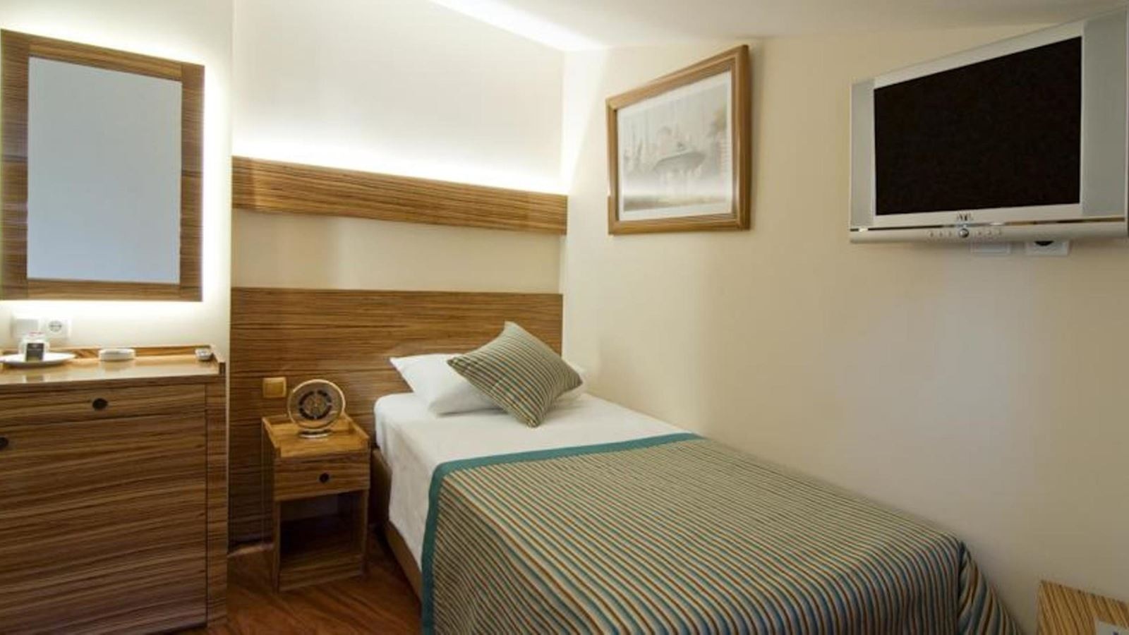 rooms-family-room-standard