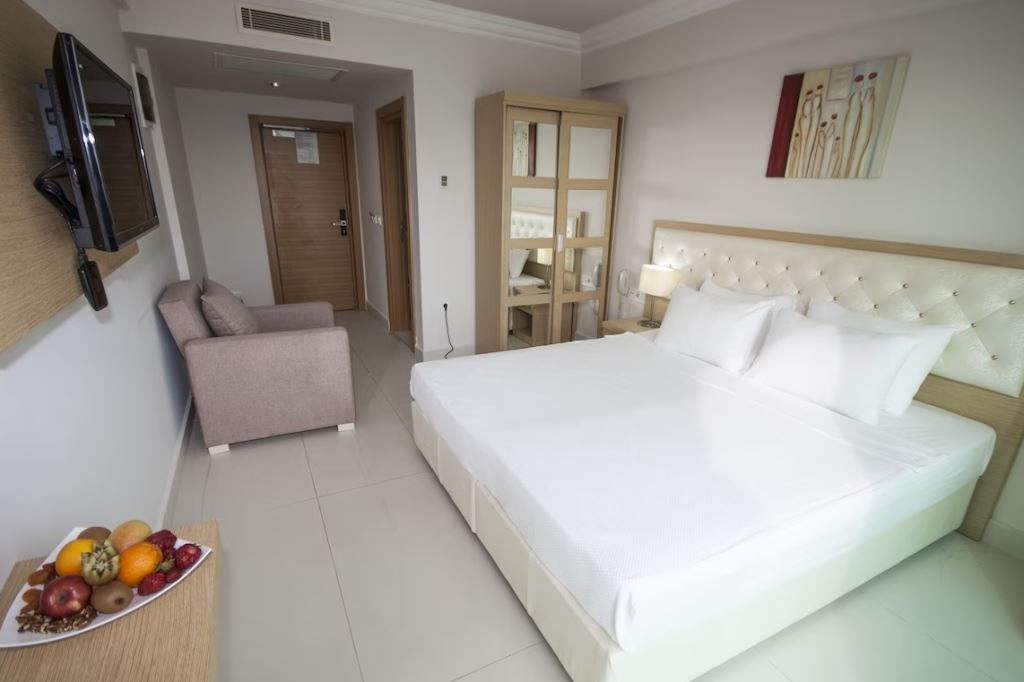 rooms-standard-room-land-view