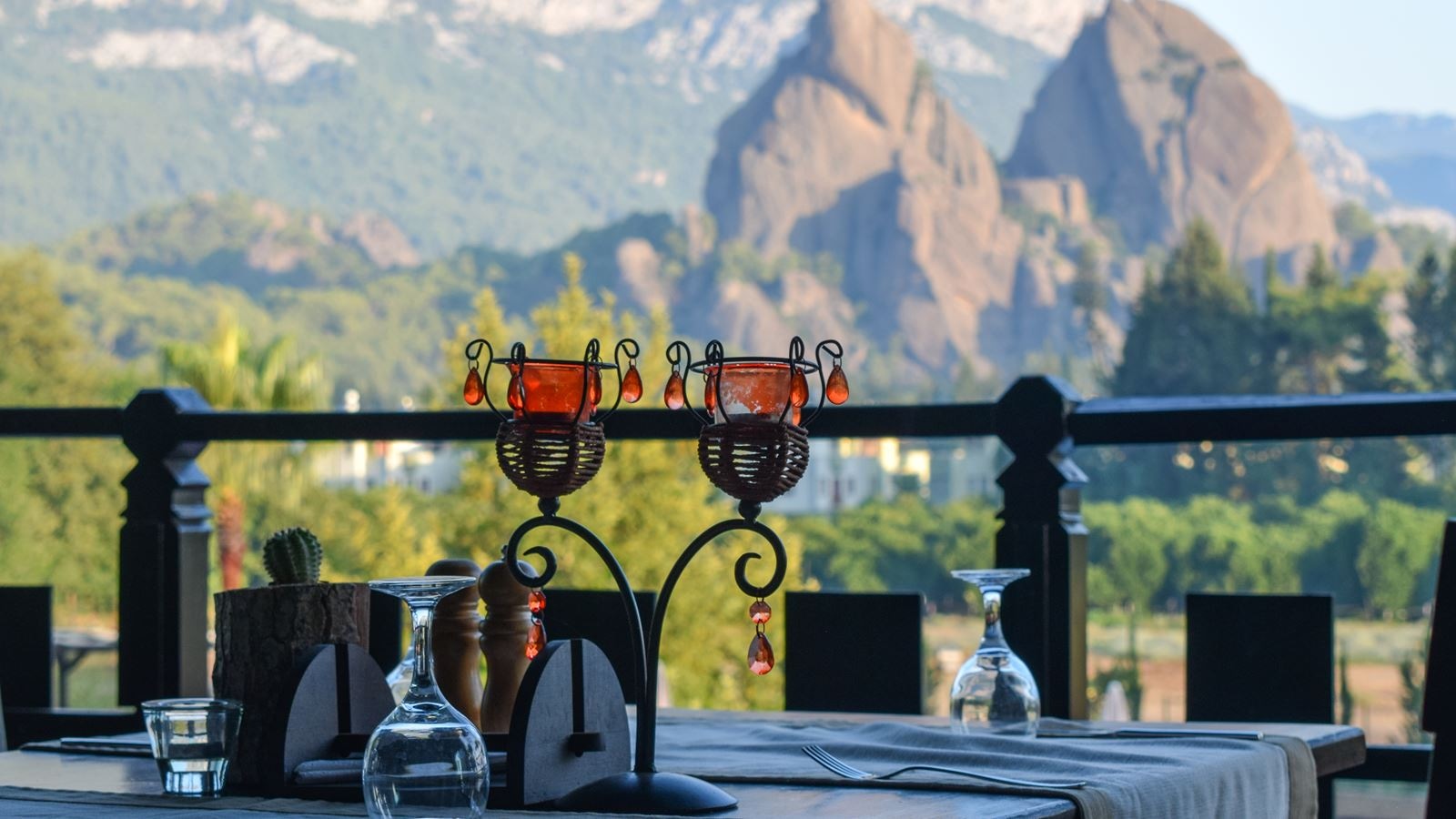 restaurants-main-building