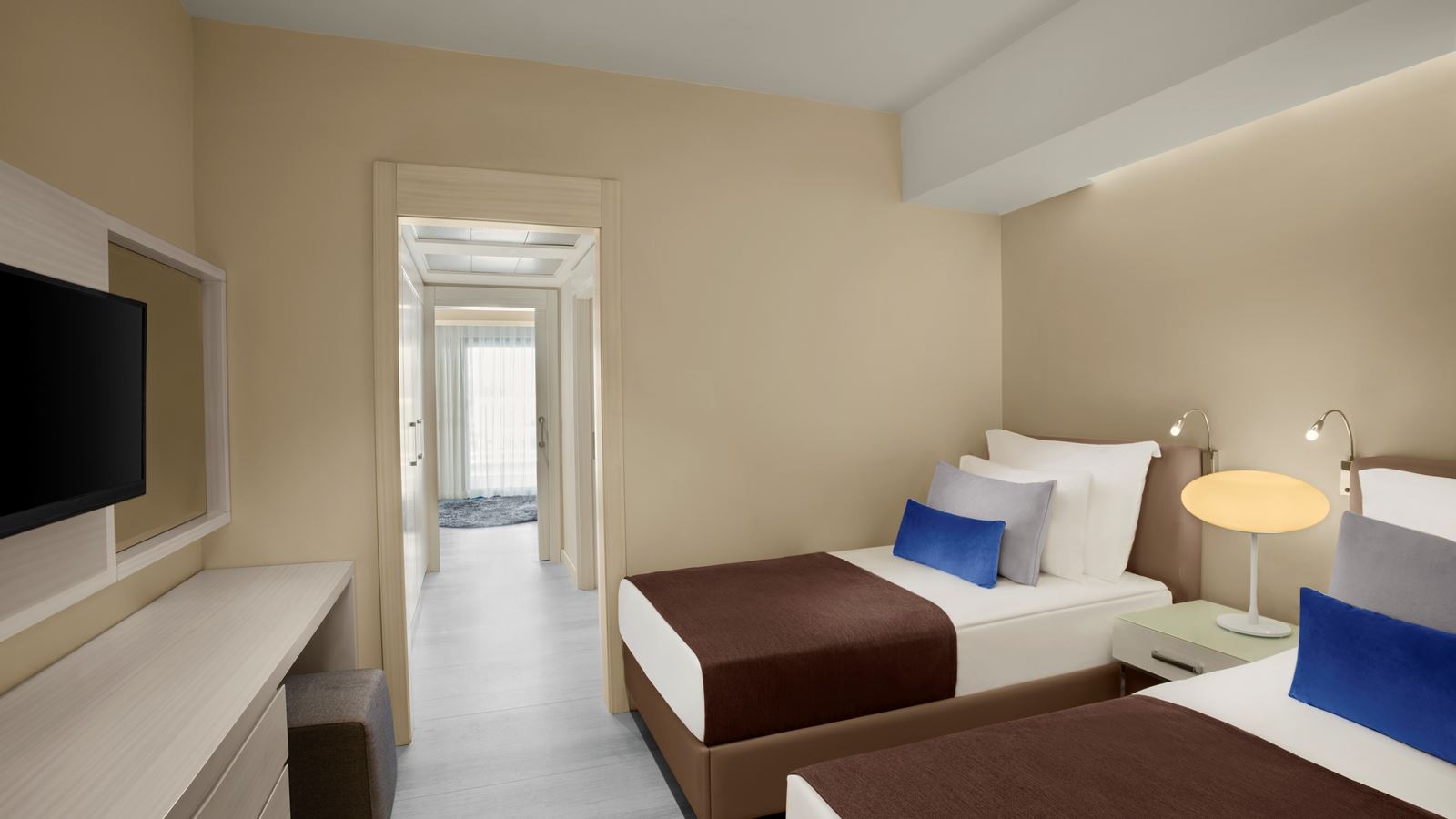 rooms-family-side-sea-view-room