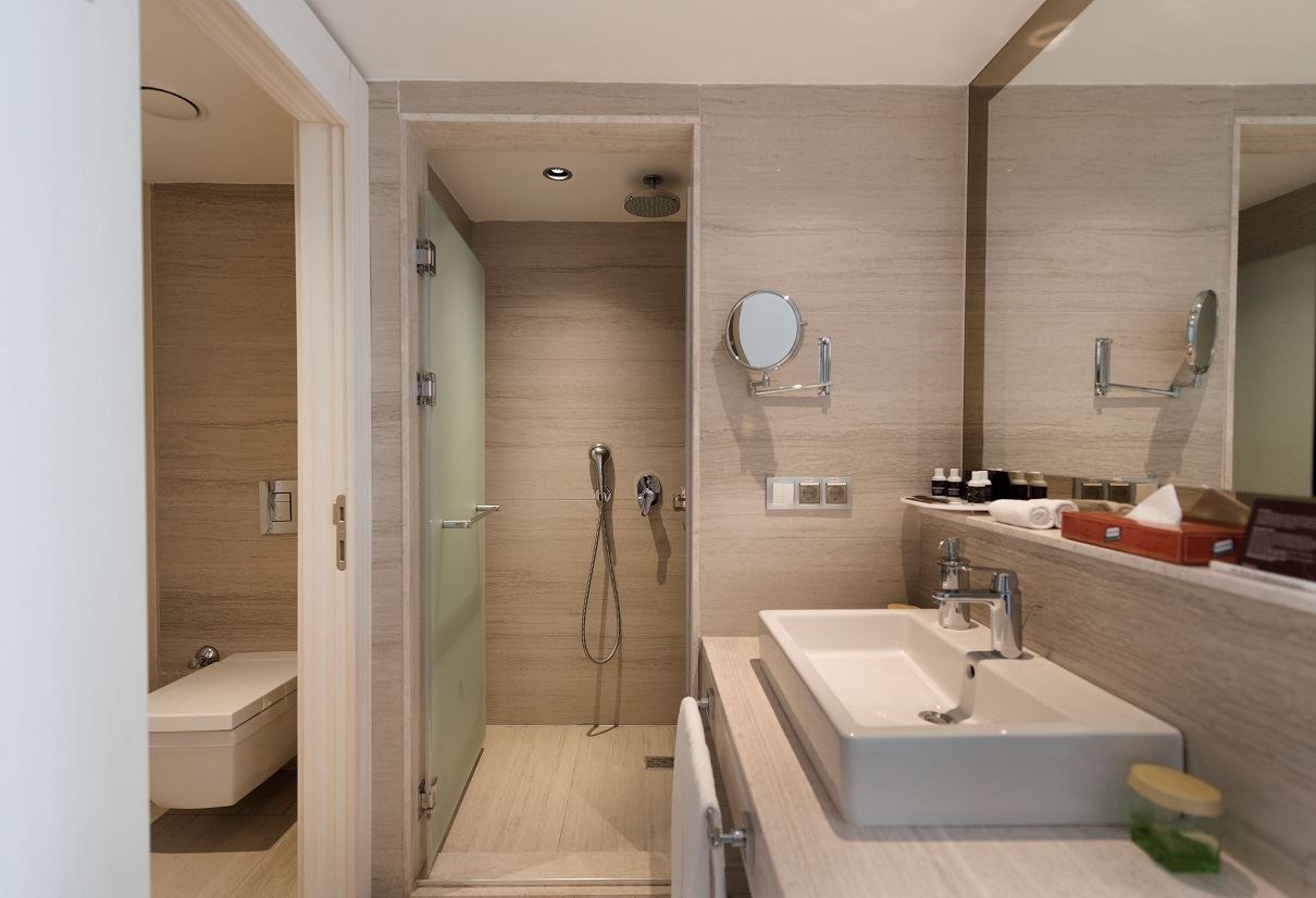 rooms-standard-room-swim-up-adult-area