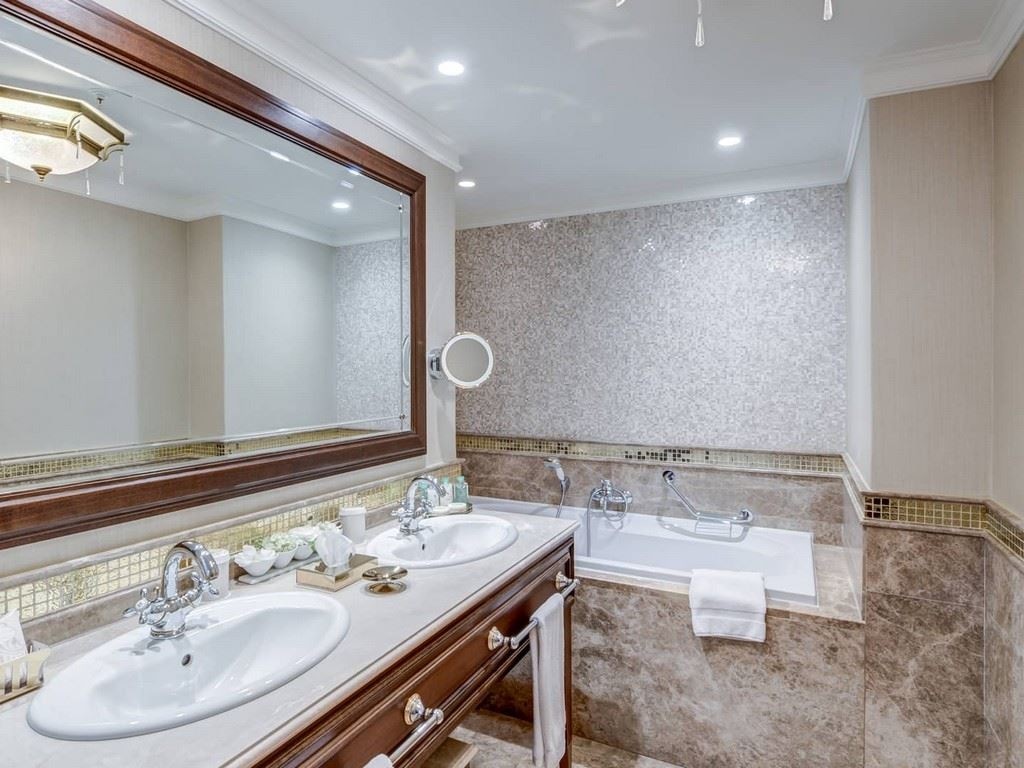 rooms-deluxe-room-seaview