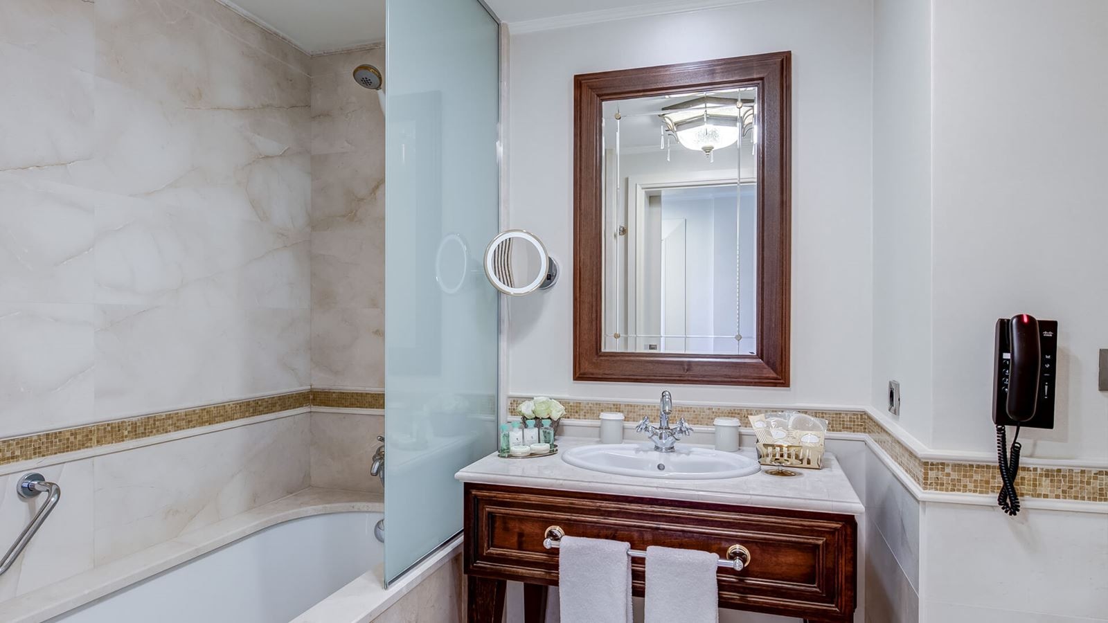 rooms-premium-forest-view-room