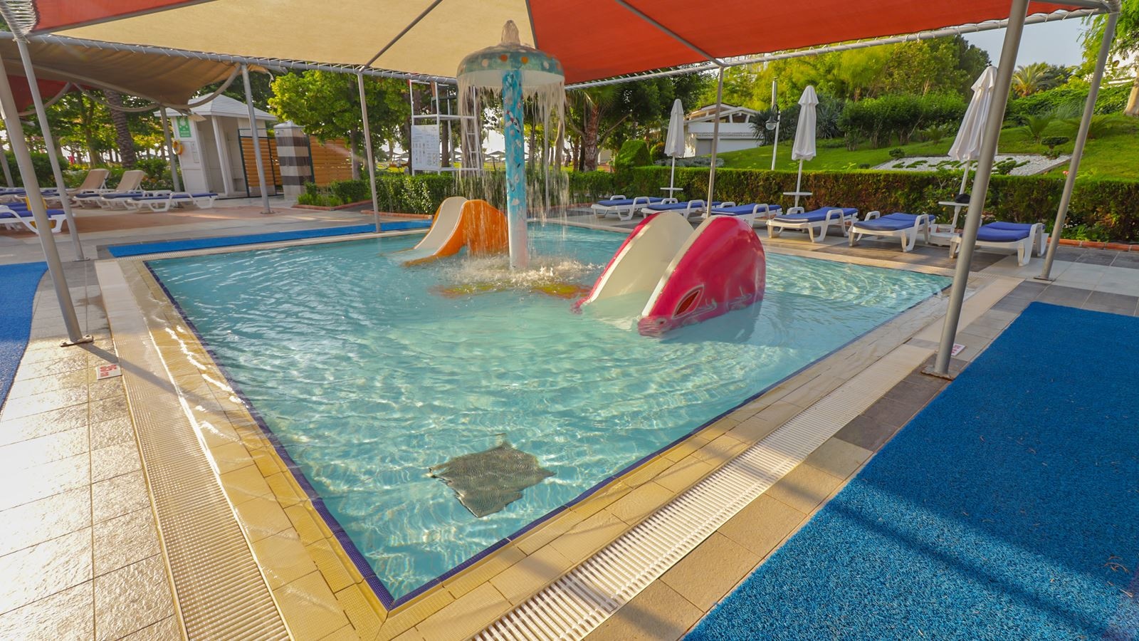 pools-outdoor-childrens-pool