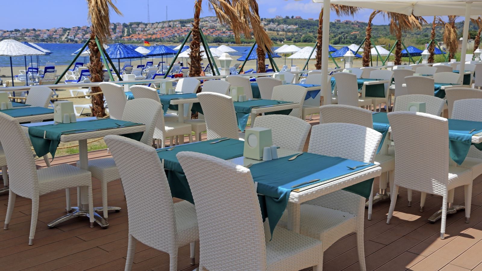 restaurants-ageon-blue