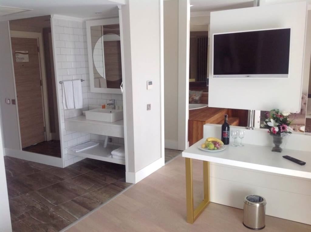 rooms-suite-room