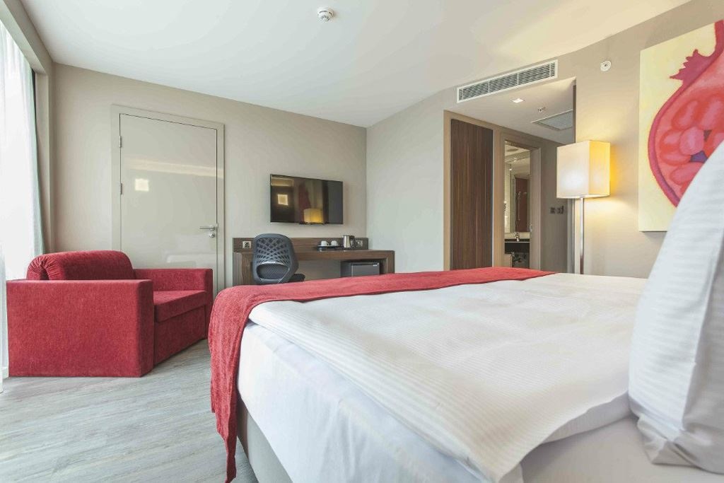 rooms-business-deniz-manzarali-oda