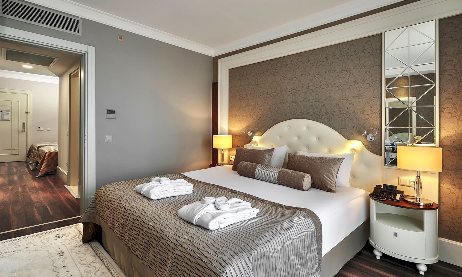 rooms-family-suite-land-view-2-bedrooms