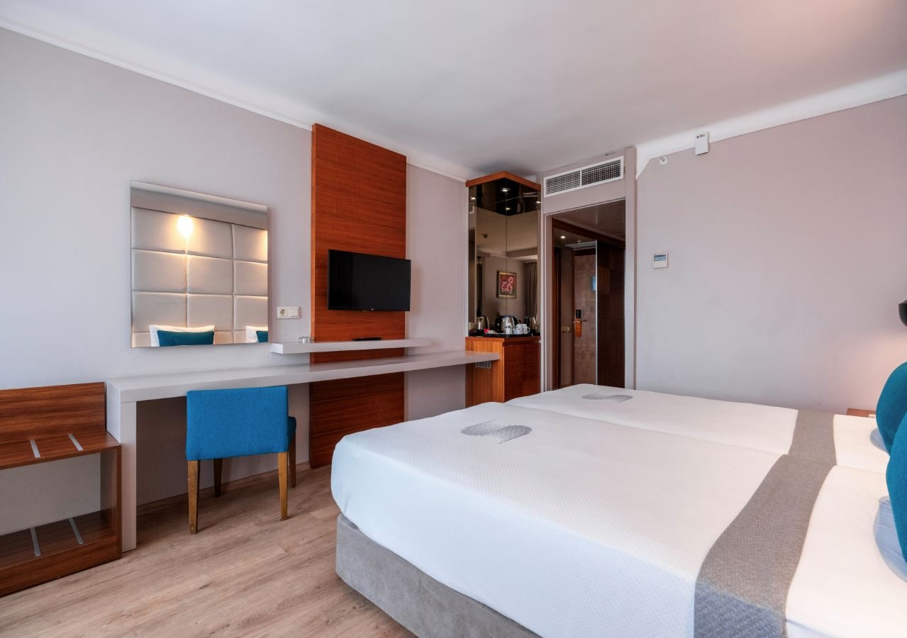 rooms-standard-room-land-view