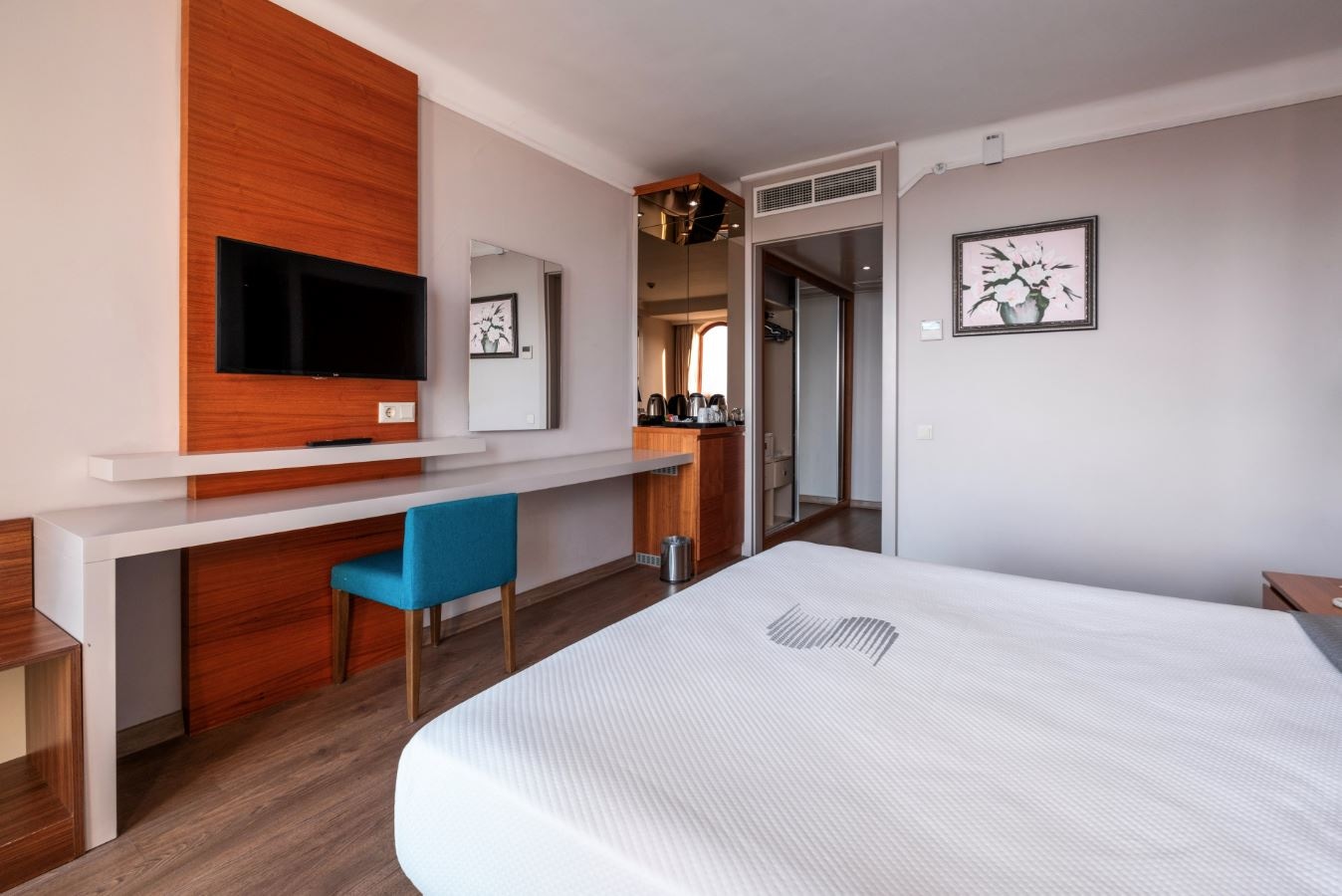 rooms-family-room-sea-view