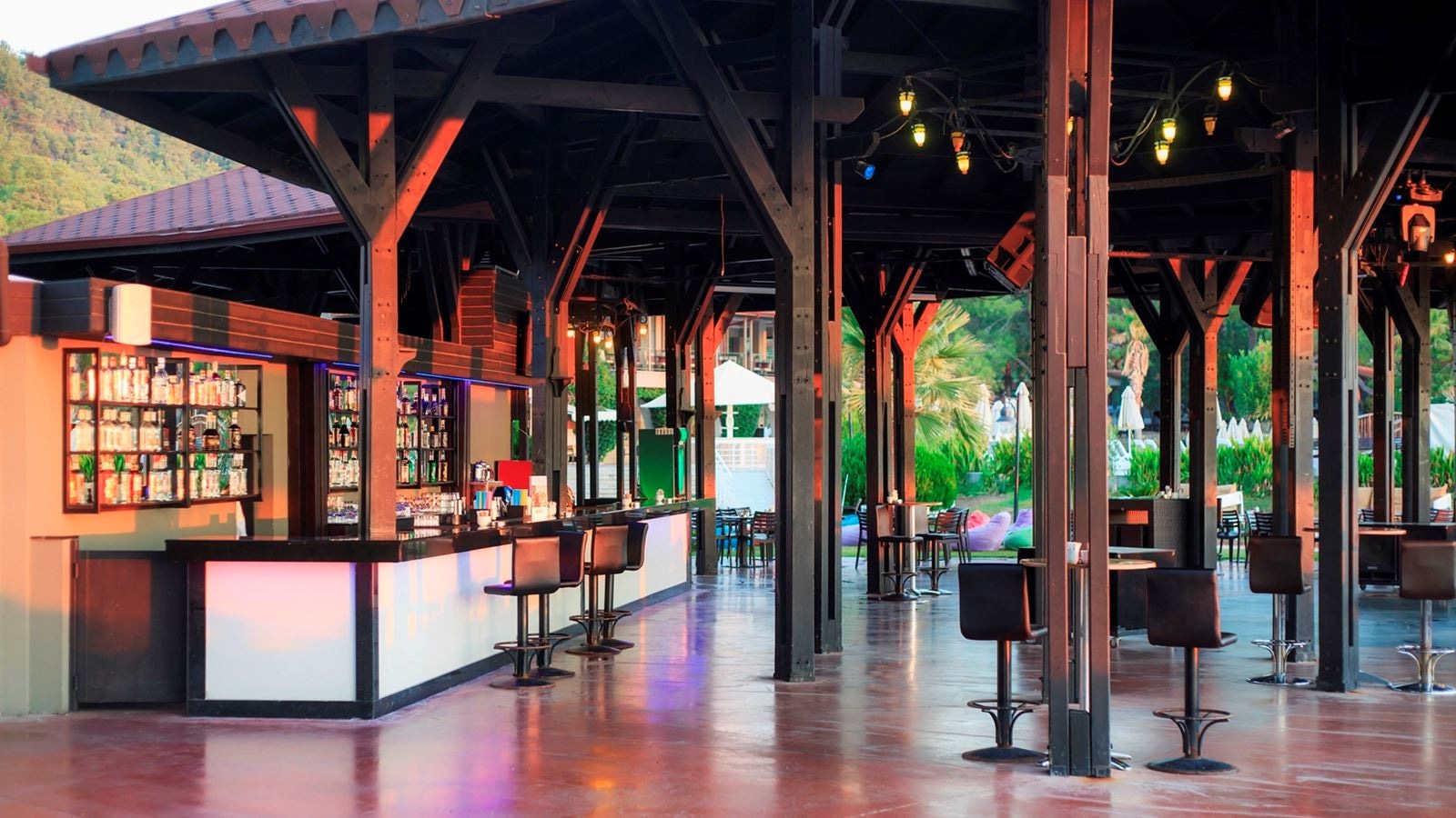 bars-lotus-beach-bar