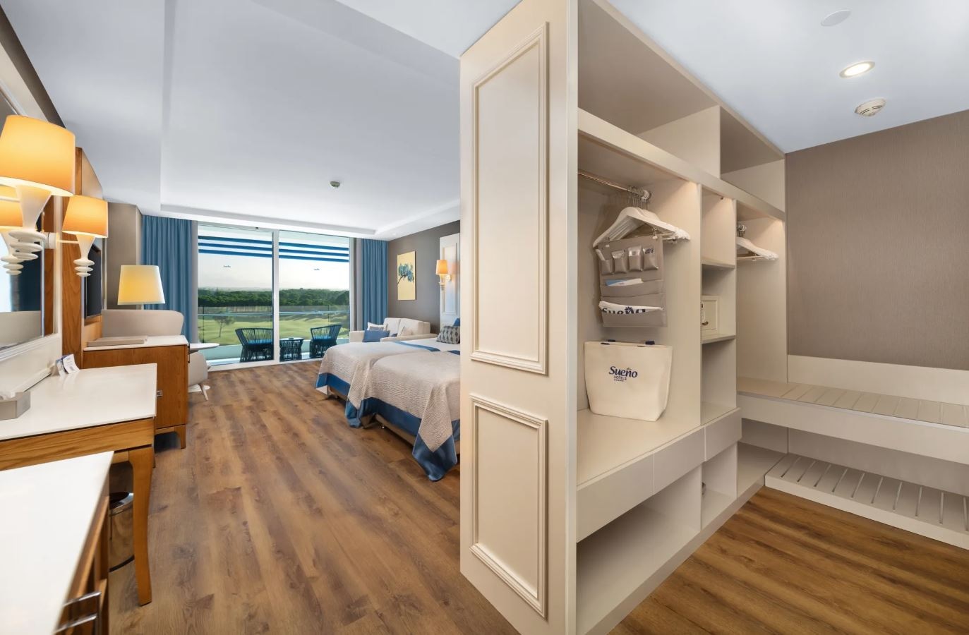 rooms-best-price-room-land-view