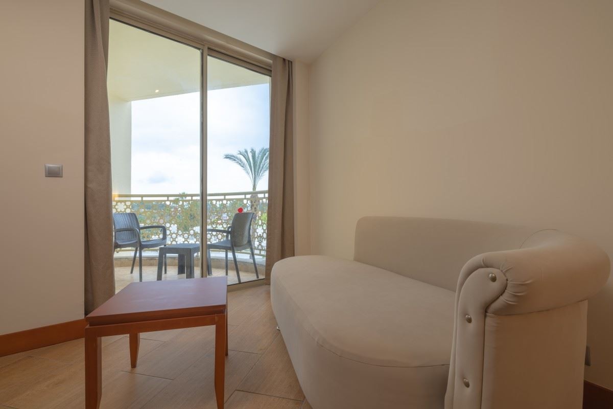 rooms-standart-room-land-view