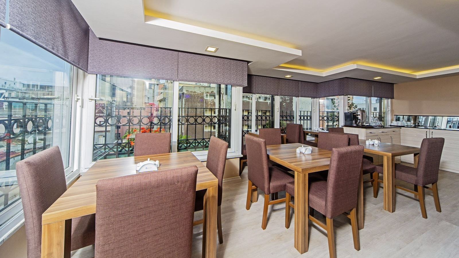 restaurants-restaurant