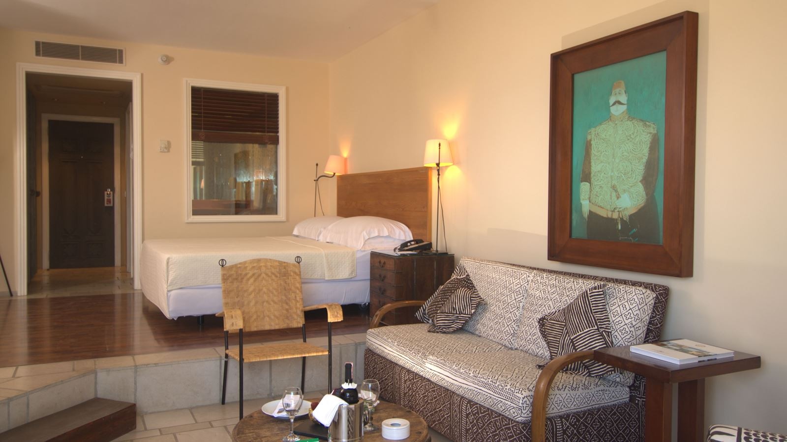 rooms-corner-sea-suite-oda