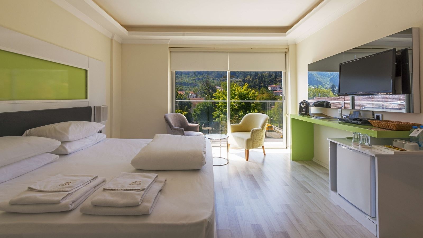 rooms-standard-room-land-view