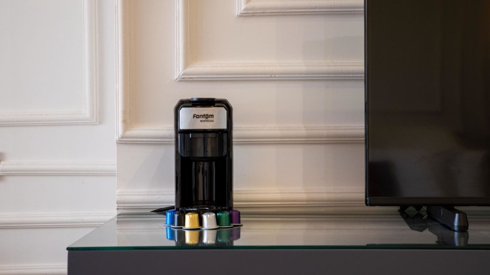 rooms-deluxe-jacuzzi-room