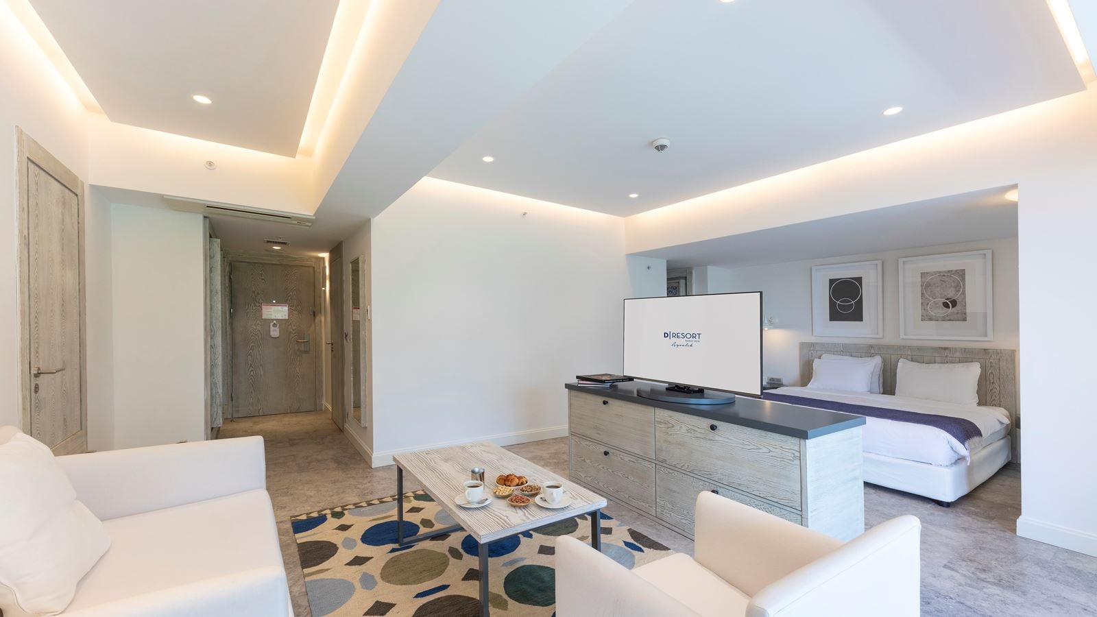 rooms-deluxe-partial-sea-view-room