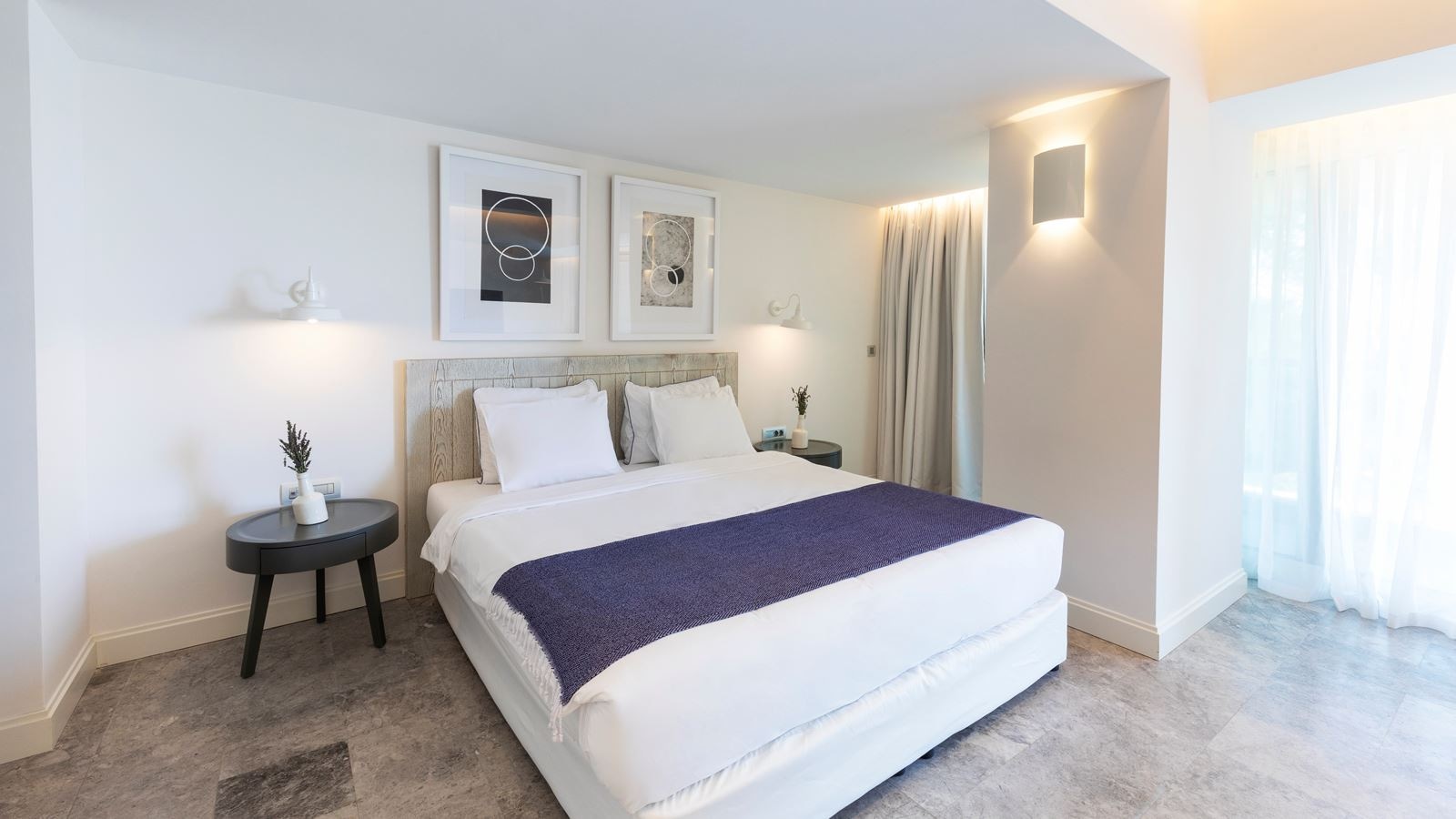 rooms-deluxe-partial-sea-view-room