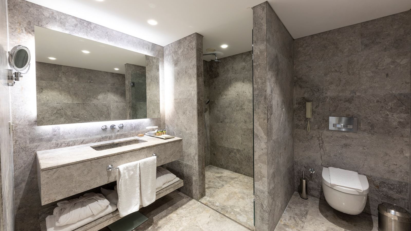 rooms-suite-sea-view-room