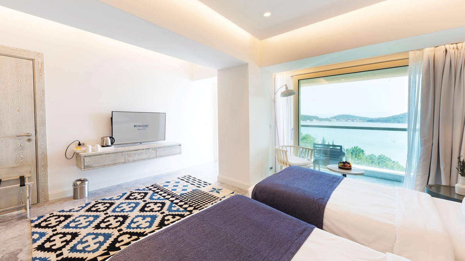 rooms-superior-partial-sea-view-room