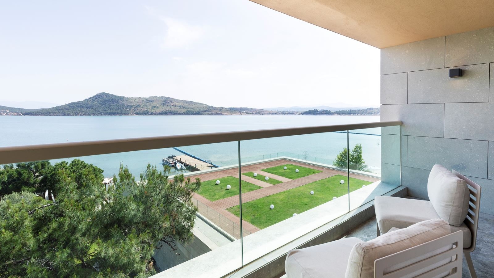 rooms-superior-partial-sea-view-room