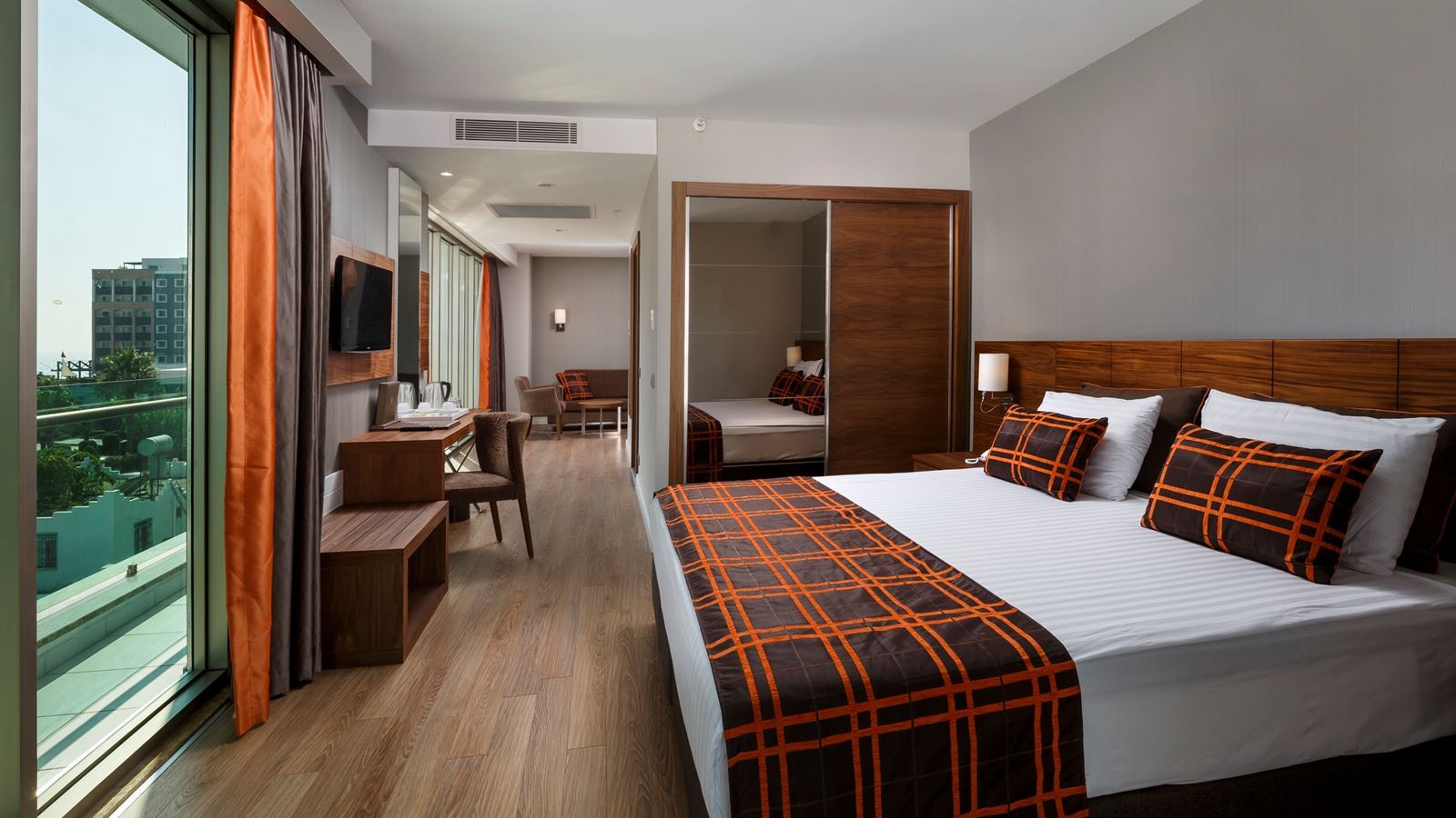 rooms-junior-suite-side-sea-view