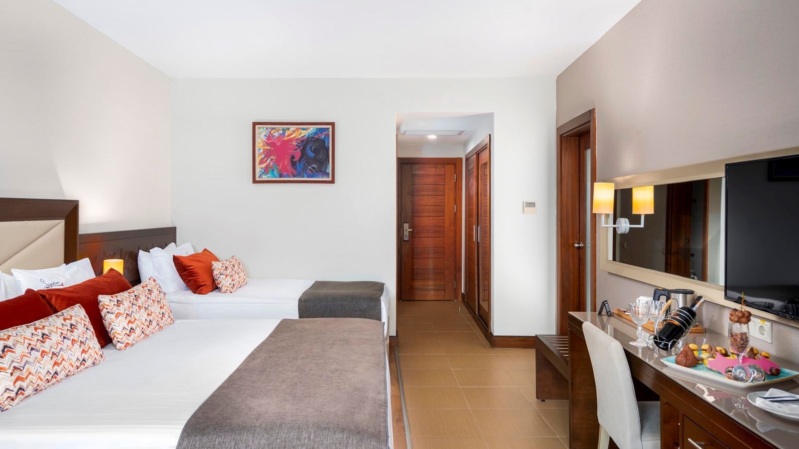 rooms-family-room-land-view