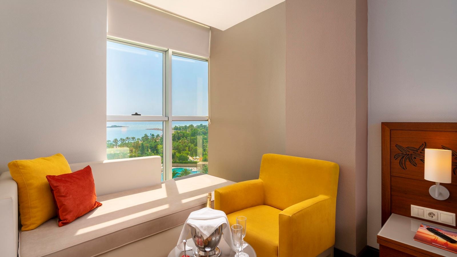 rooms-junior-suite-sea-view