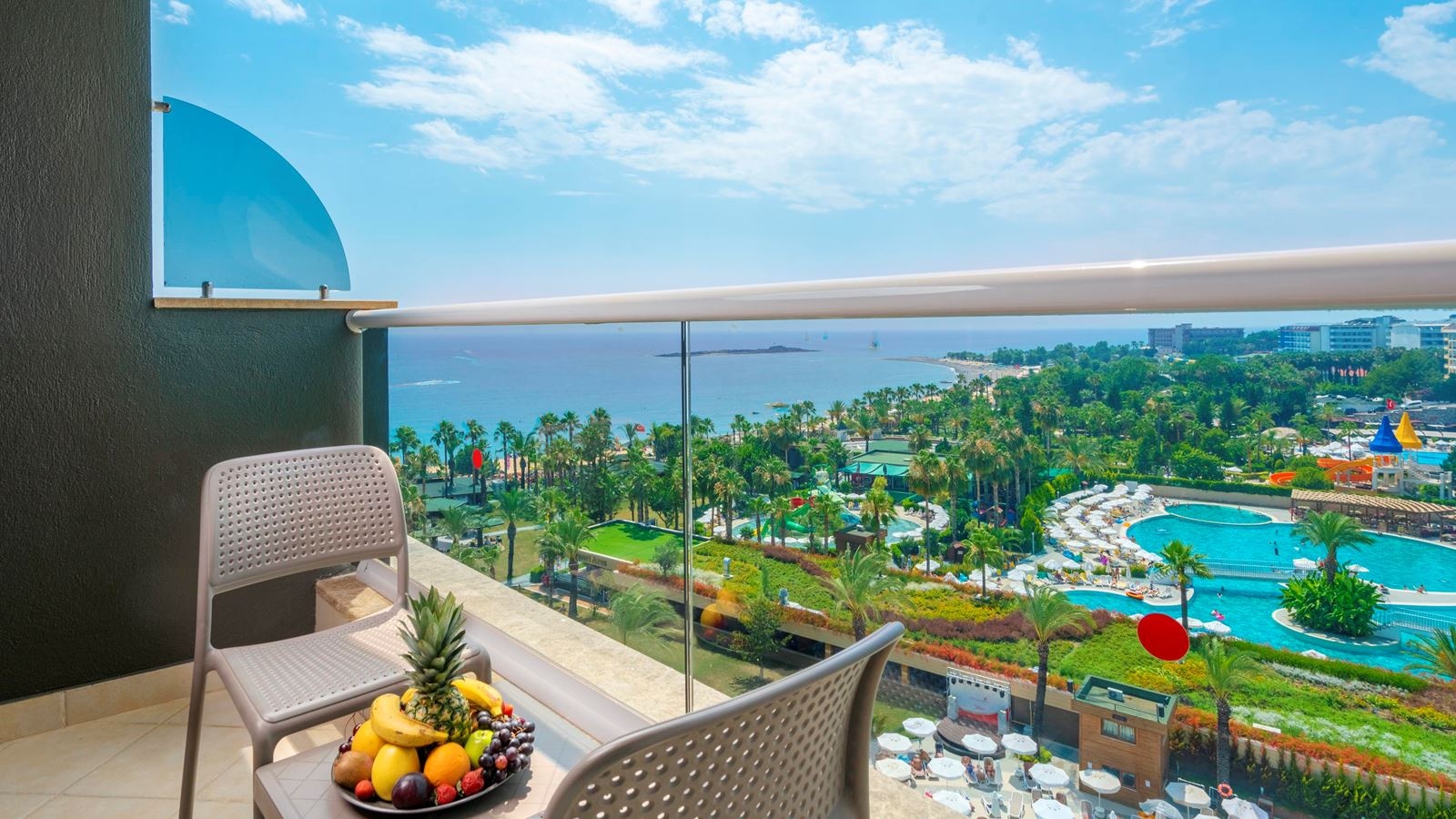 rooms-family-room-sea-view