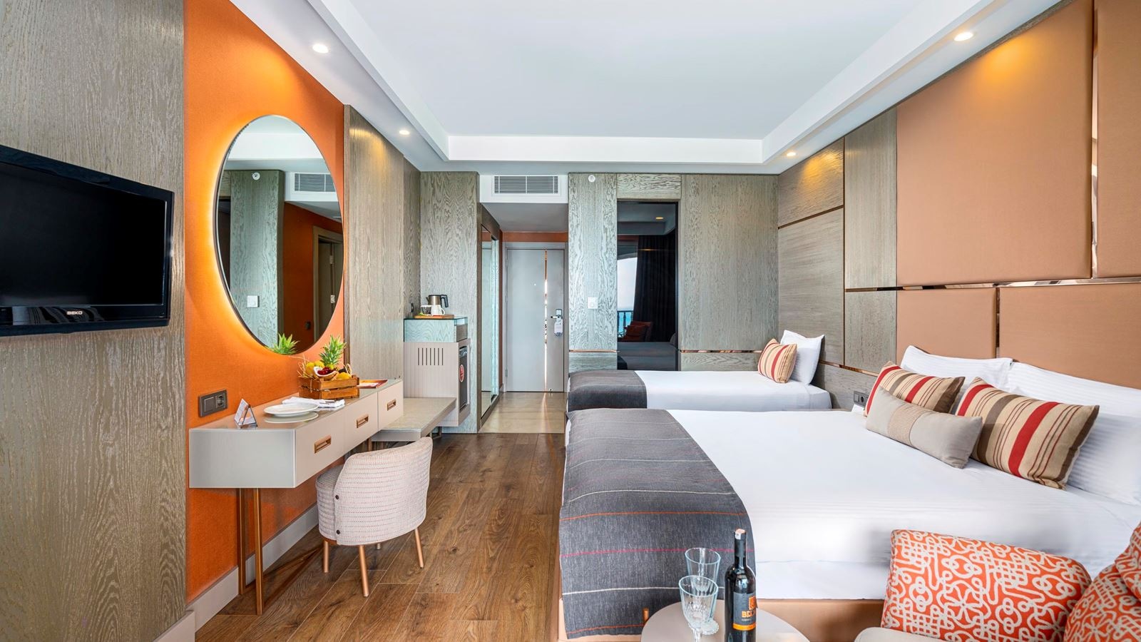 rooms-standard-room-land-view-with-balcony