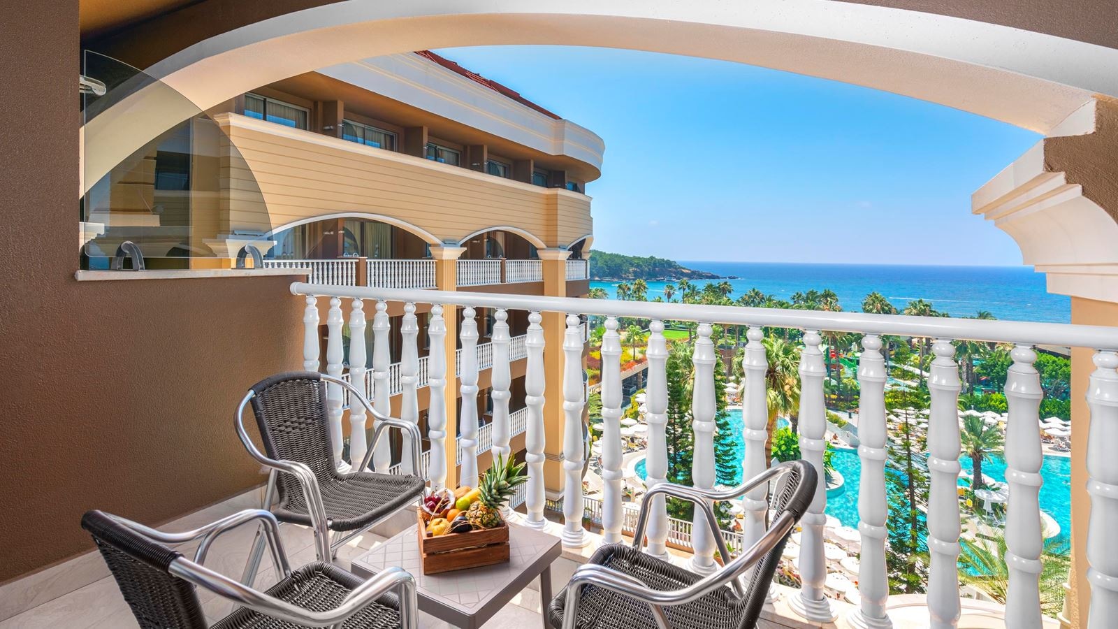 rooms-standard-room-sea-view-with-balcony