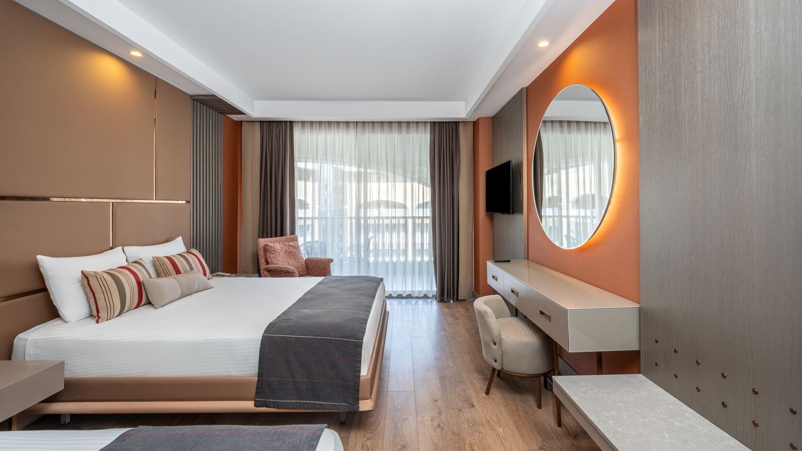 rooms-standard-room-side-sea-view-with-balcony