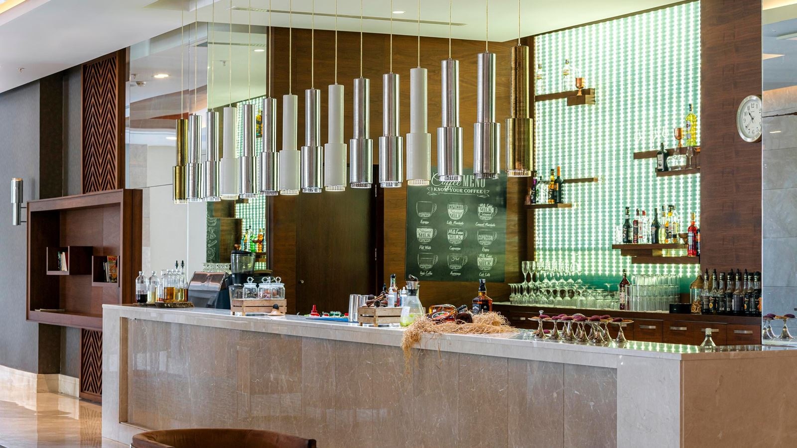 bars-restaruant-service-bar