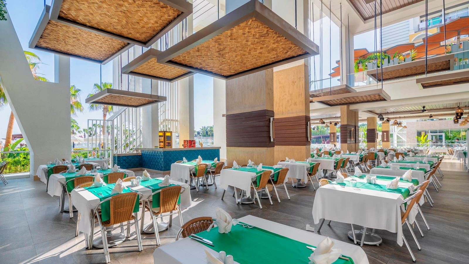 restaurants-daphne-ana-restaurant-buffet