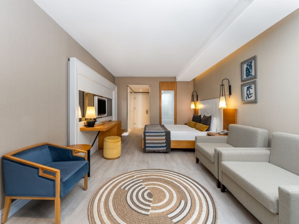 rooms-superior-room-land-view