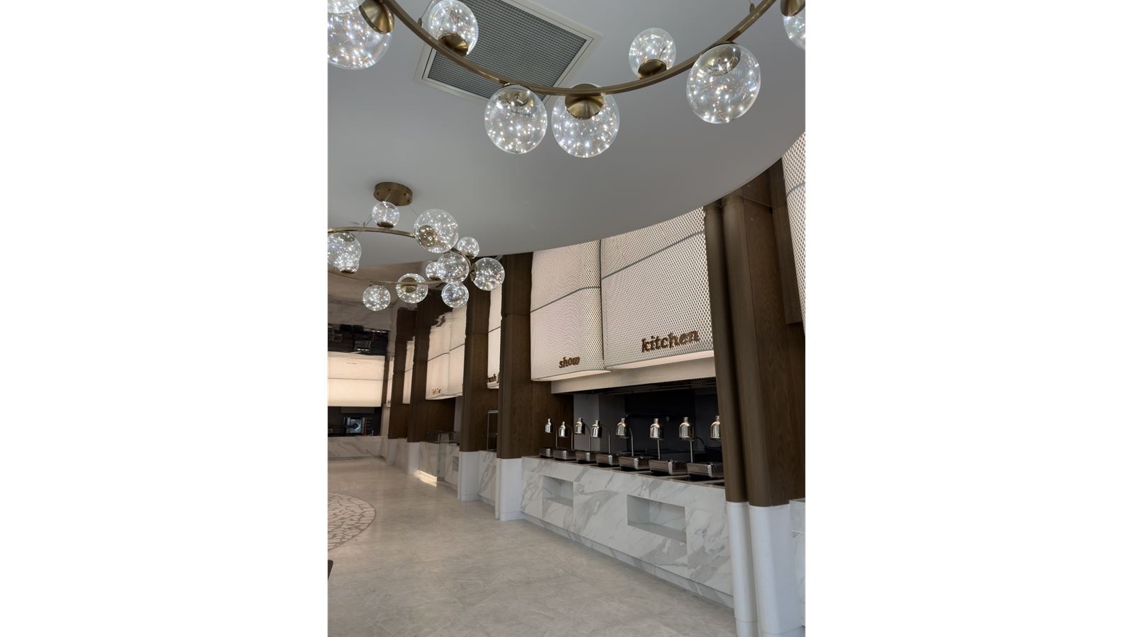 restaurants-daphne-ana-restaurant-buffet