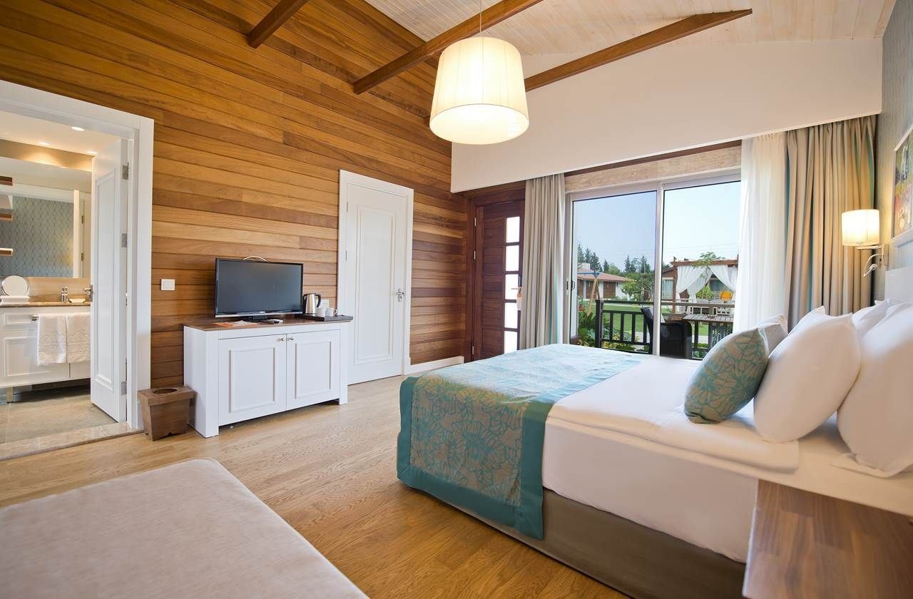 rooms-orange-family-connection-suite