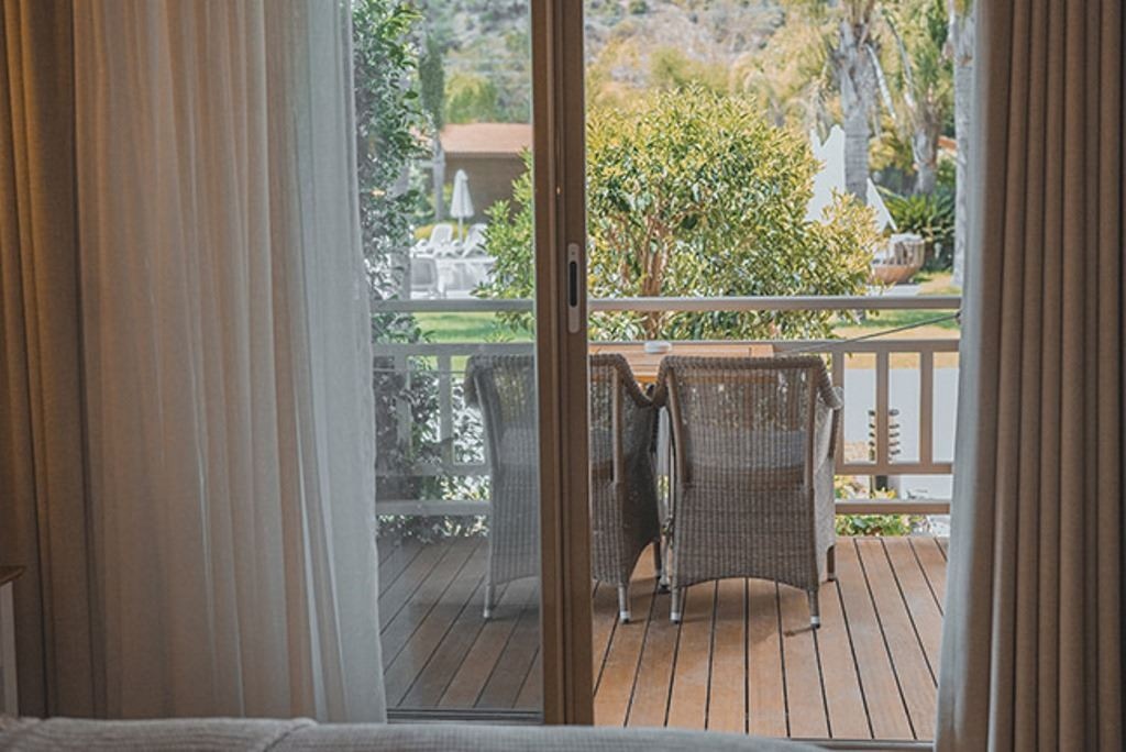 rooms-orange-standard-room