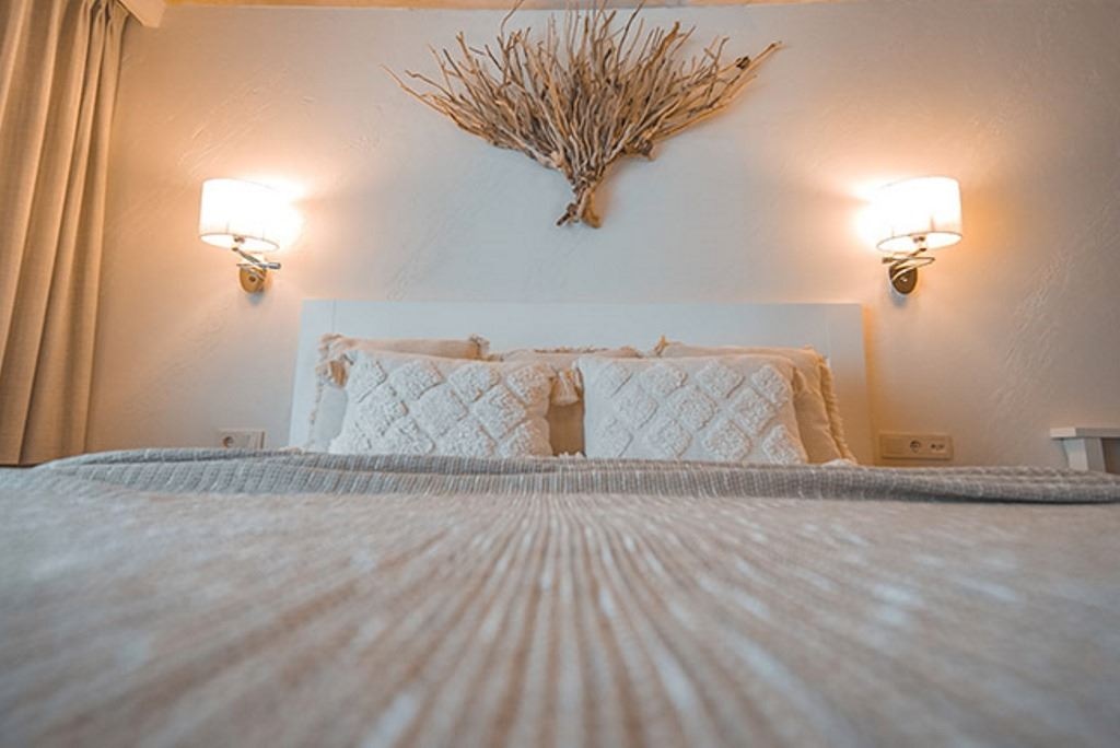 rooms-tangerine-room