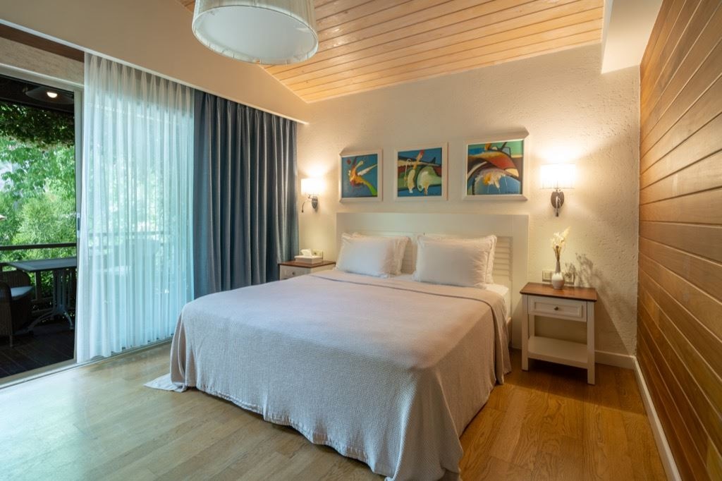 rooms-lemon-family-room