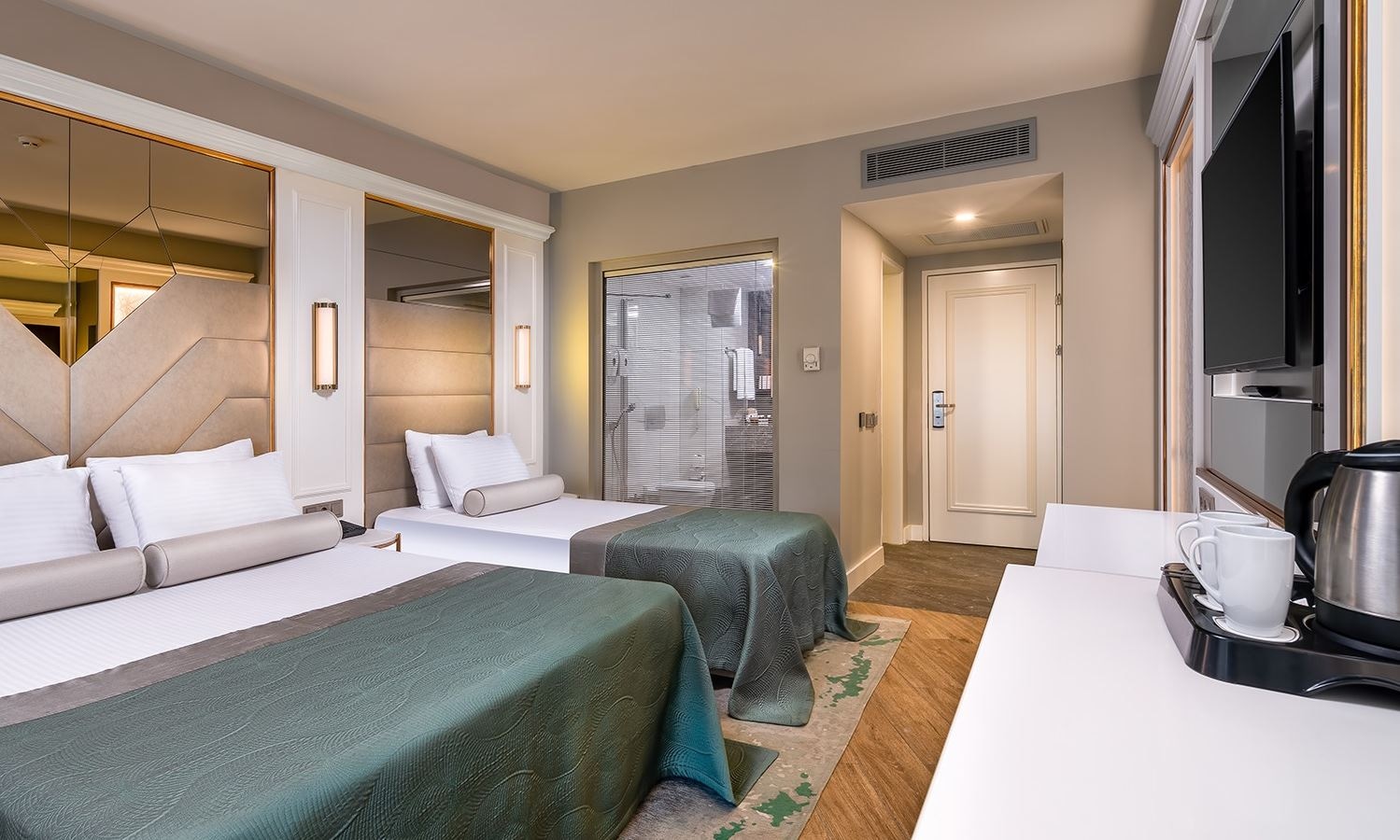 rooms-deluxe-room-side-sea-view