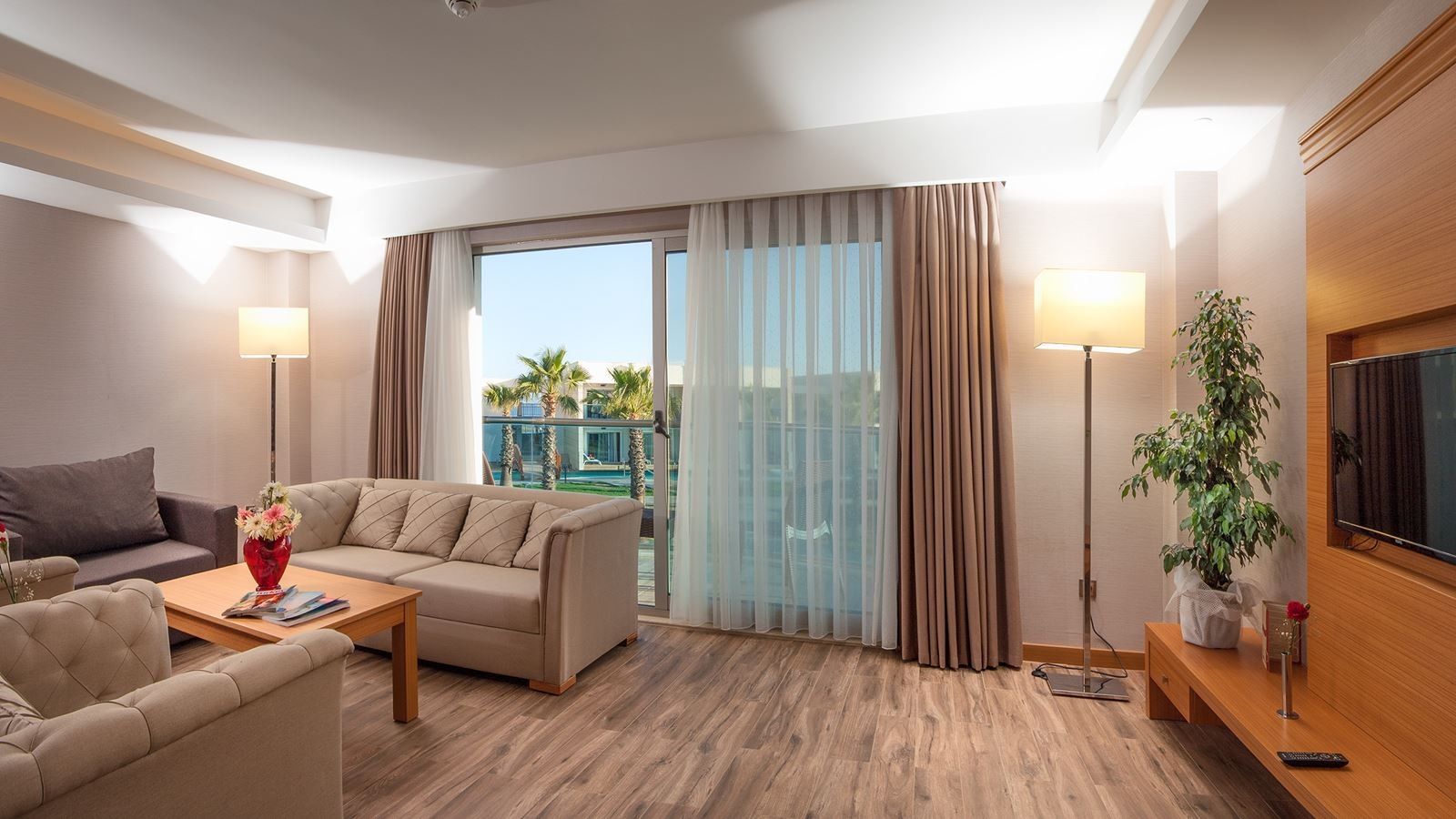 rooms-lake-house-family-room-2-bedroom-+-1-living-room