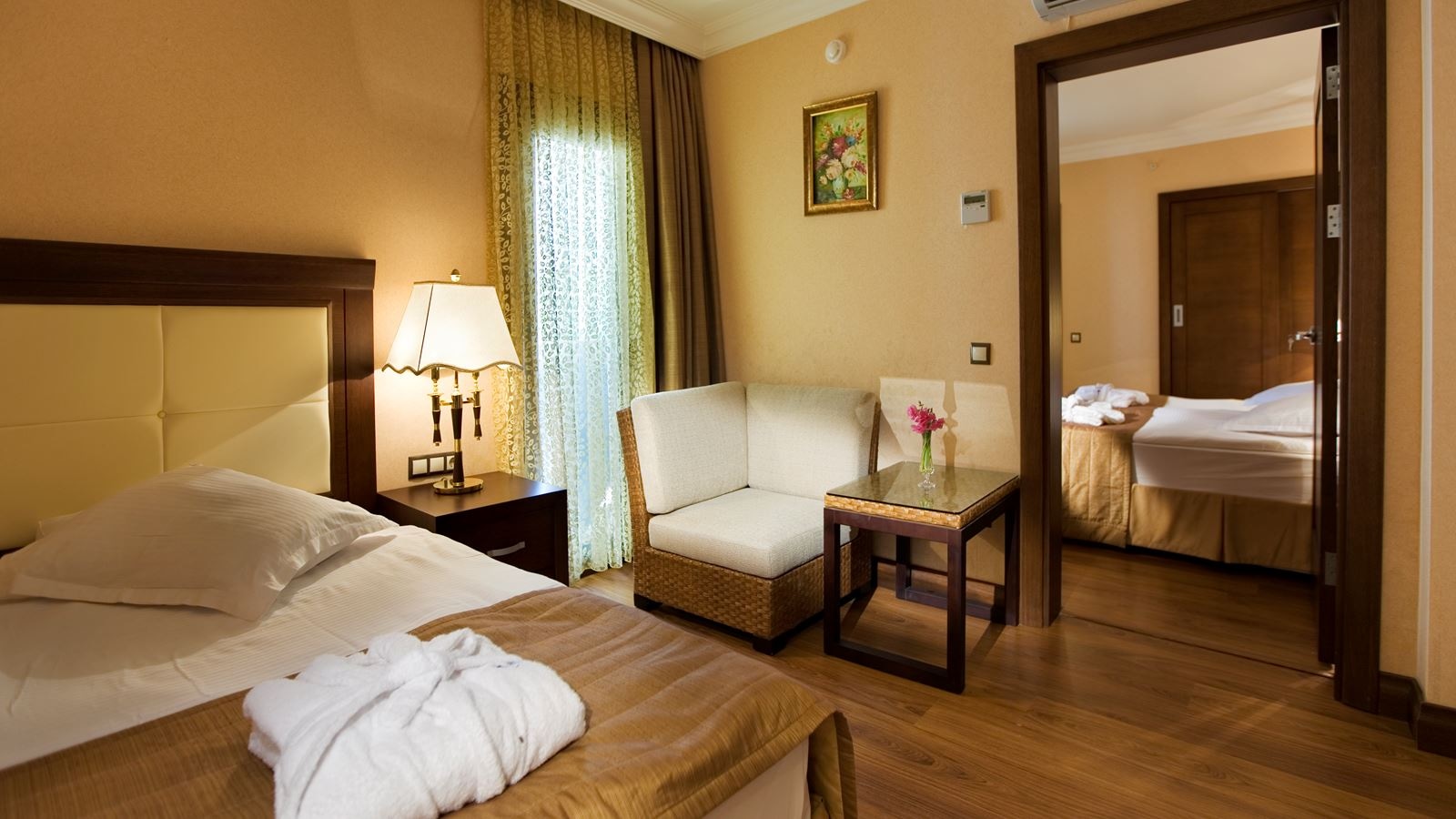 rooms-club-family-room