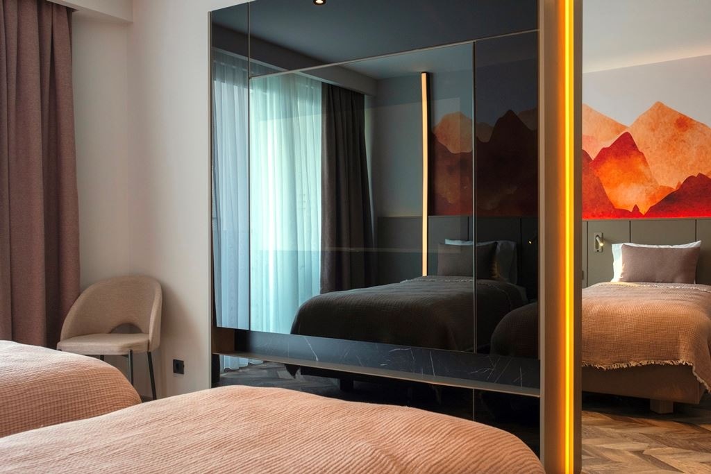 rooms-standard-room-side-sea-view