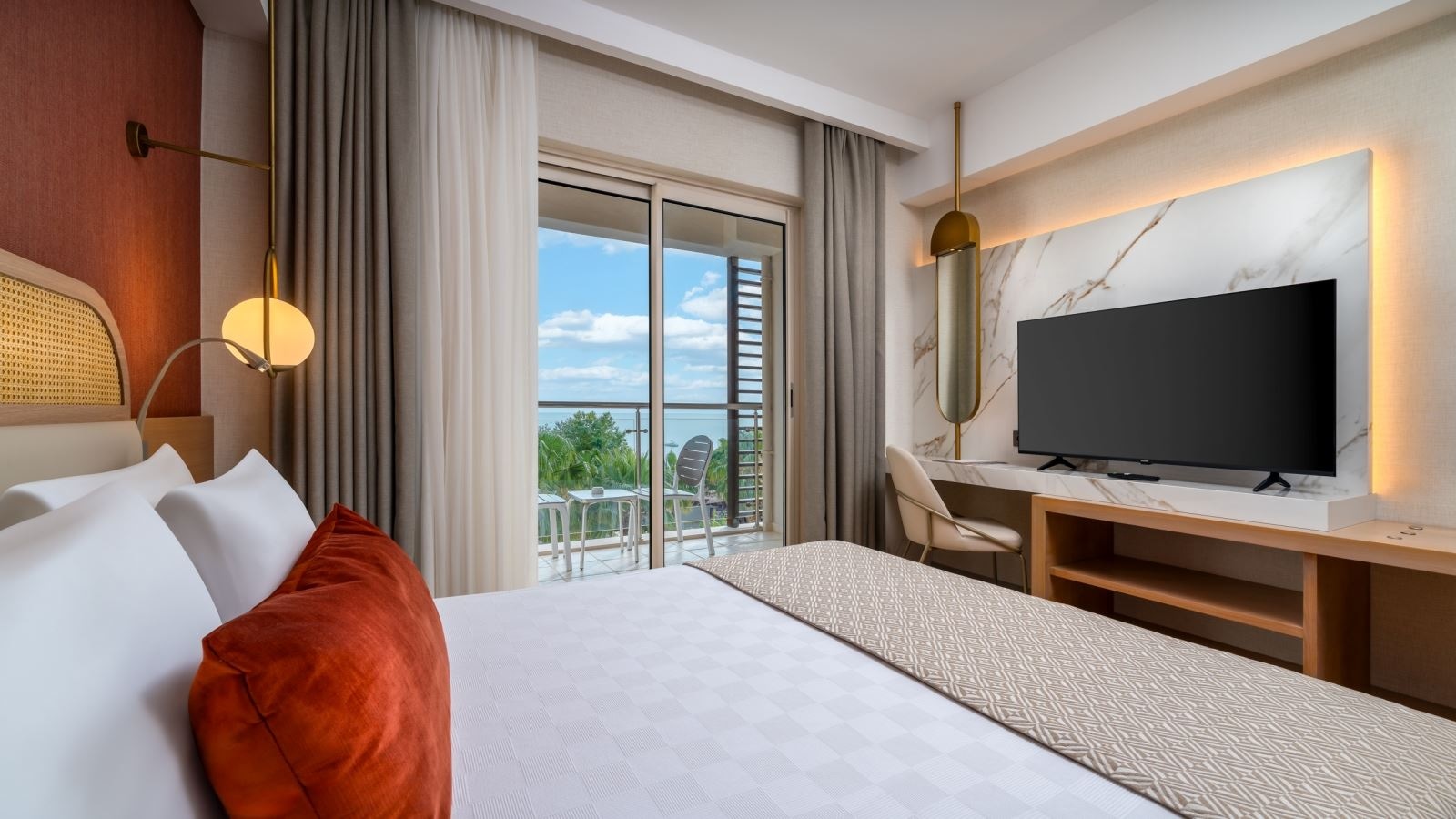 rooms-main-building-suit-sea-view