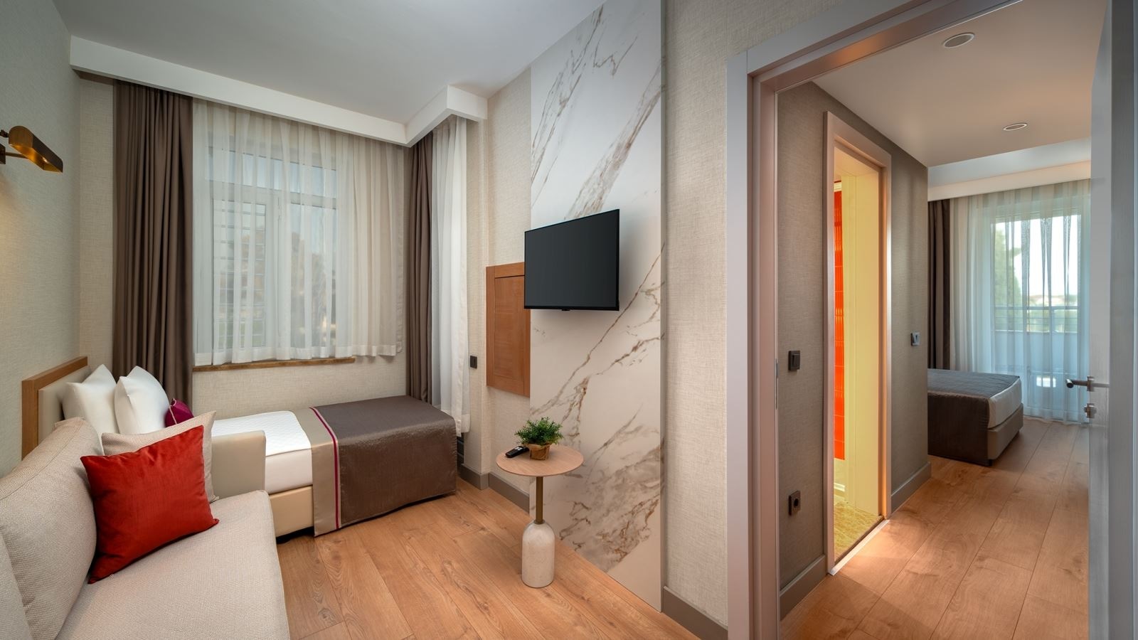 rooms-anex-superior-land-view