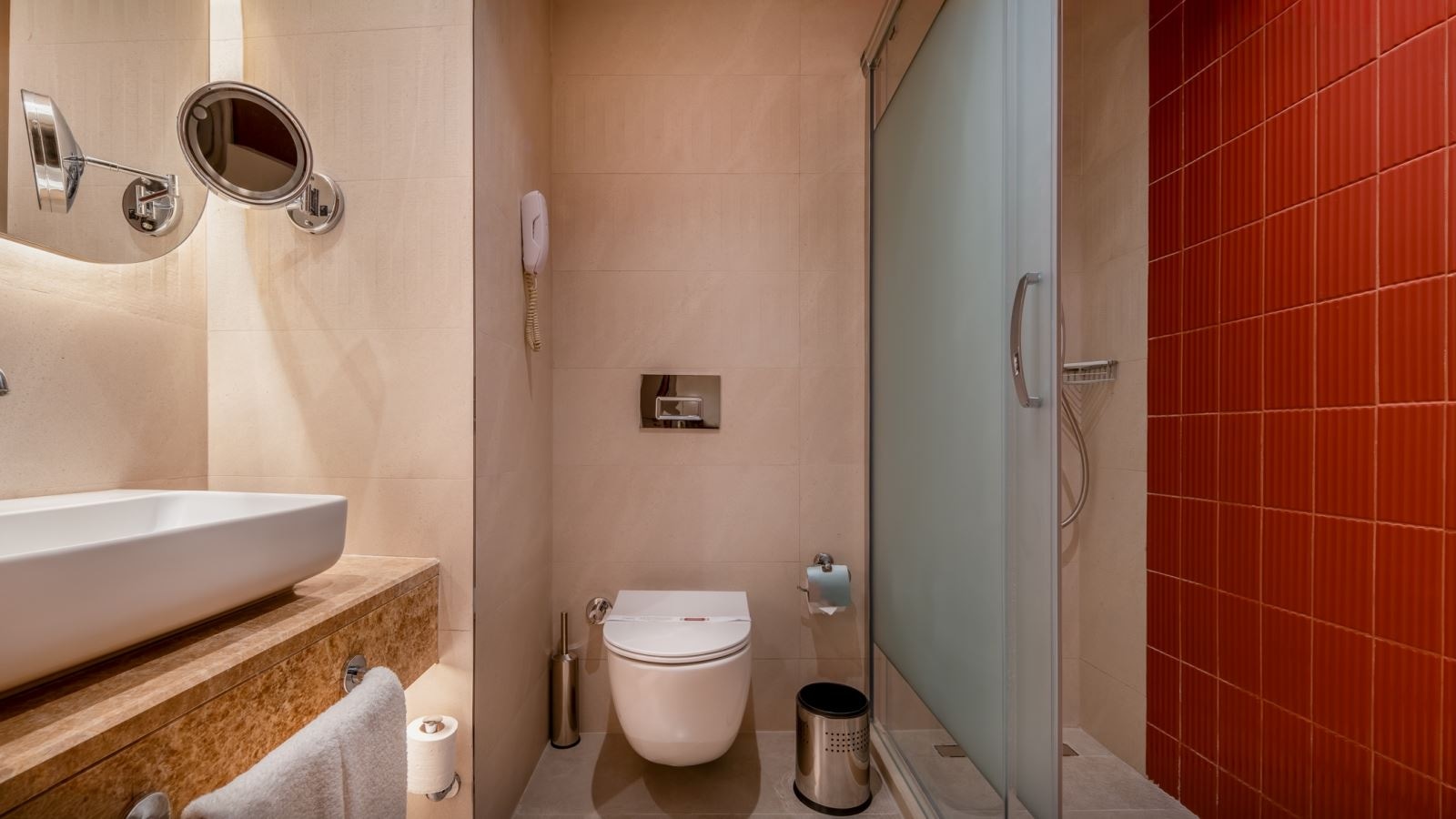 rooms-anex-superior-land-view