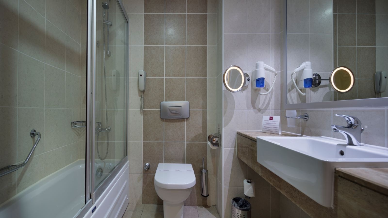 rooms-junior-suite-land-view