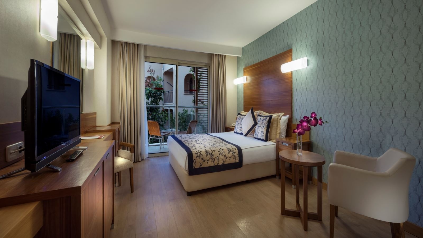 rooms-junior-suite-side-sea-view